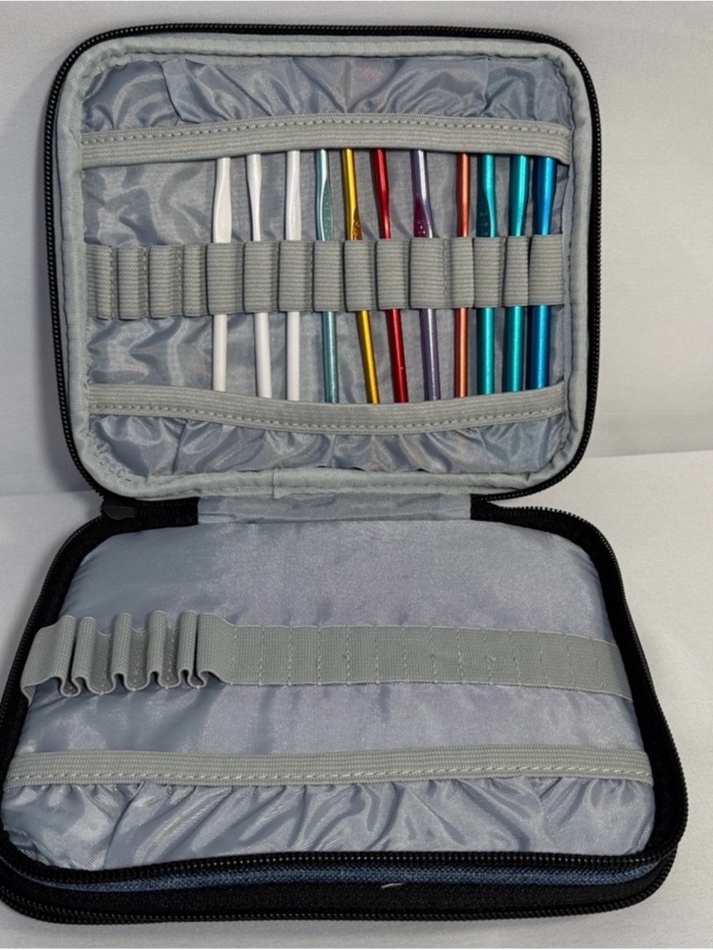 Crochet case with supplies - Picture 5 of 8